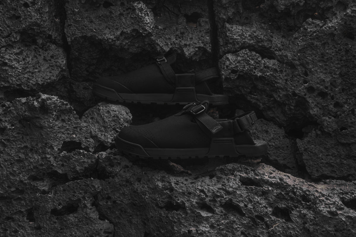 Mountain Clog - Synthetic Suede (Obsidian Black)